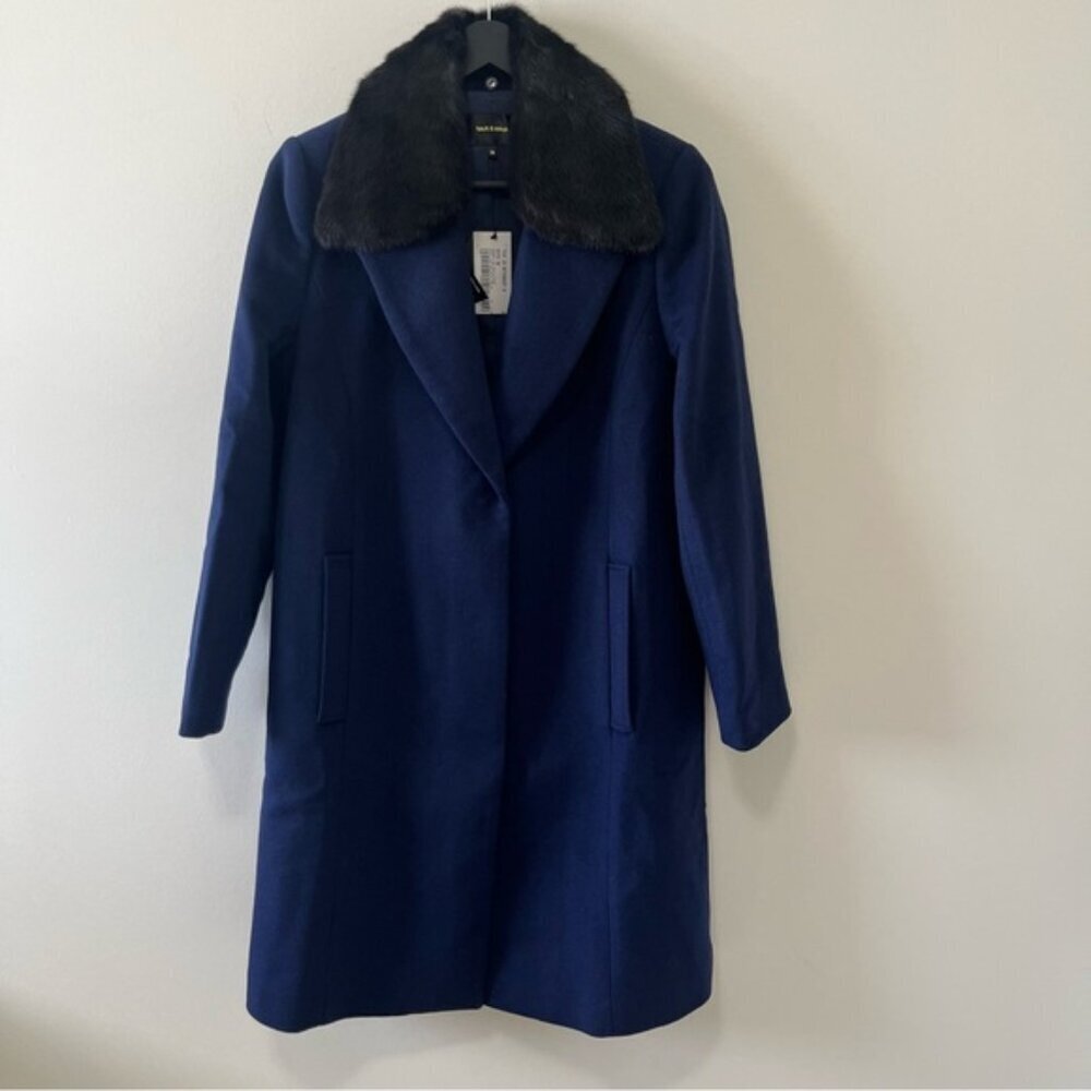 Elegant Navy Blue Women's Coat with Faux Fur Collar